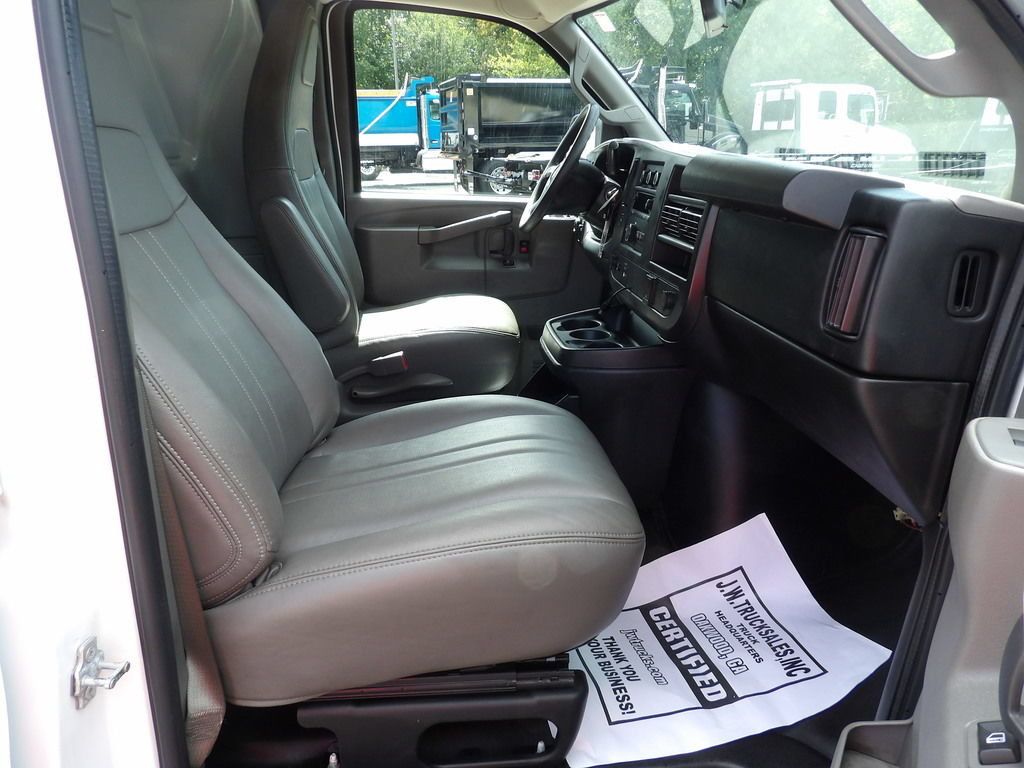 Used 2016 Chevrolet Express 2500 RWD image 35