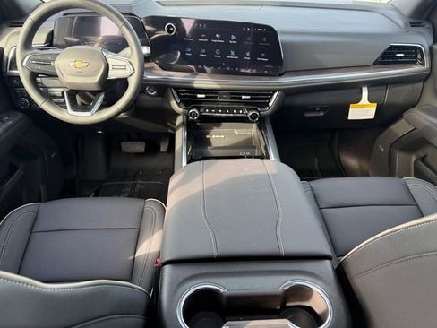 New 2026 Chevrolet Suburban Premier image 11