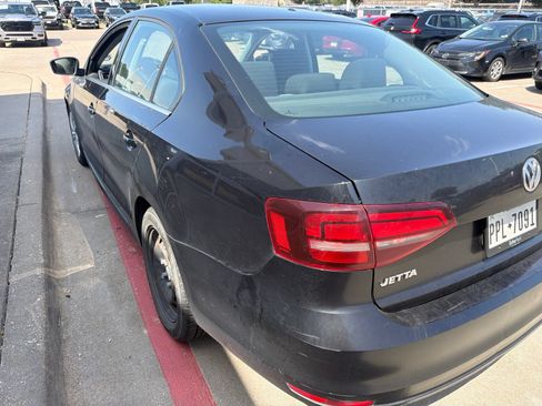 Used 2017 Volkswagen Jetta S FWD image 4
