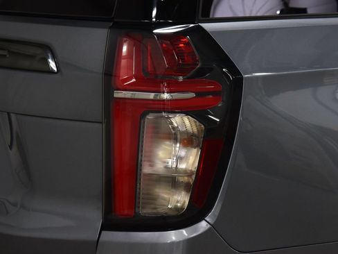 Used 2022 Chevrolet Tahoe RST w/ Sport Performance Package AWD/4WD image 19