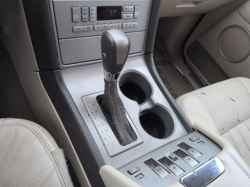 Used 2004 Lincoln Navigator Luxury AWD/4WD image 16
