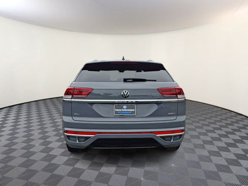 Used 2022 Volkswagen Atlas Cross Sport SEL R-Line w/ Cross Sport MDO Package AWD/4WD image 6