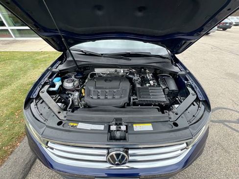 Certified 2022 Volkswagen Tiguan SE w/ Panoramic Sunroof Package image 25
