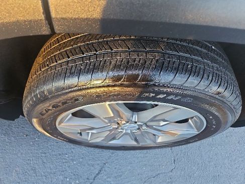 Used 2017 GMC Acadia SLT image 7