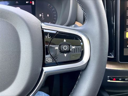 New 2027 Volvo XC60 B5 Core AWD/4WD image 18