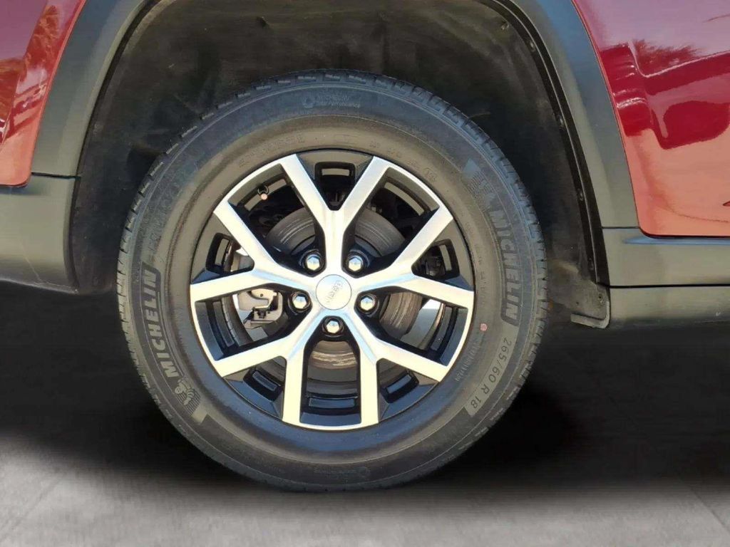 Used 2023 Jeep Grand Cherokee Limited RWD image 20