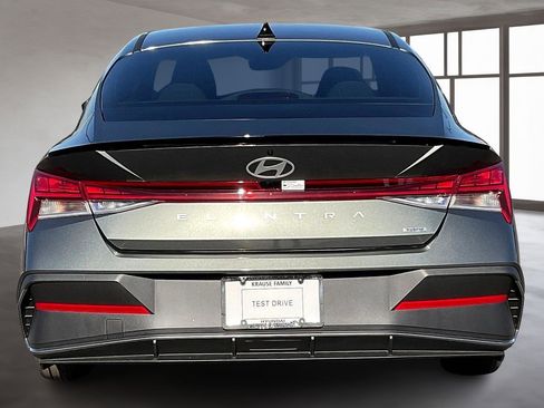 New 2025 Hyundai Elantra SEL image 4