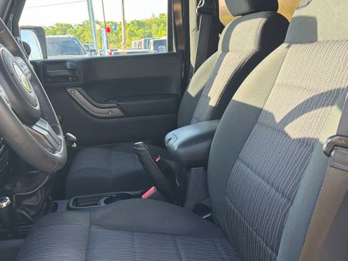 Used 2011 Jeep Wrangler Sport AWD/4WD image 9