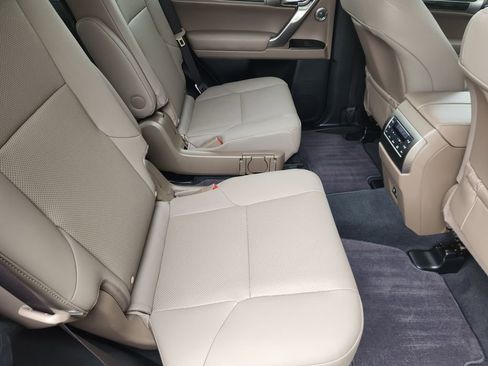 Used 2023 Lexus GX 460 Premium AWD/4WD image 32