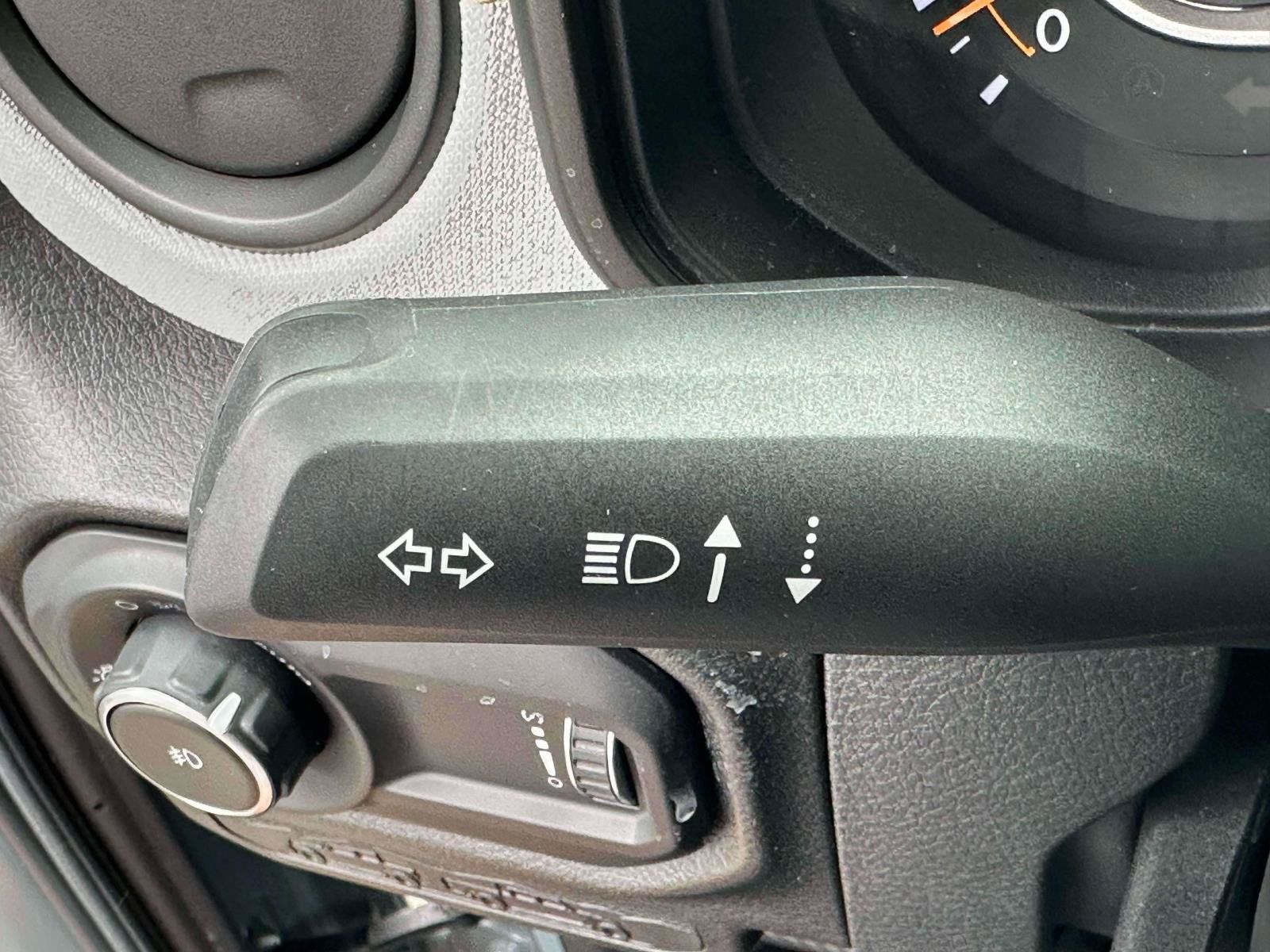 Used 2025 Jeep Wrangler Unlimited Sport AWD/4WD image 21