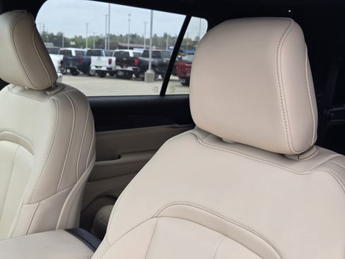 New 2026 Jeep Grand Cherokee L Limited image 17