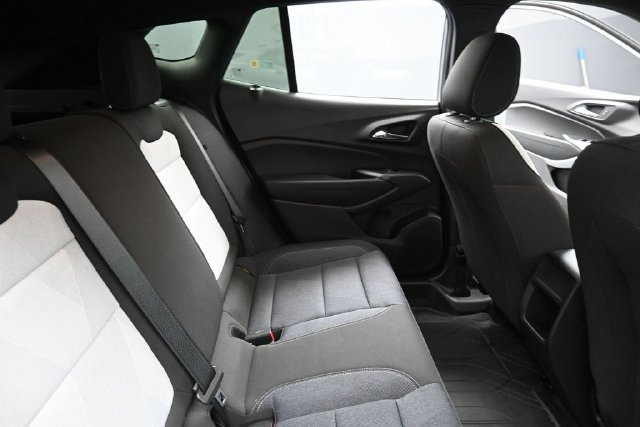 Used 2024 Chevrolet Trax RS w/ Driver Confidence Package FWD image 29