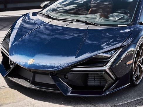 Used 2025 Lamborghini Revuelto AWD/4WD image 7