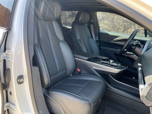 Used 2024 Cadillac Lyriq Luxury RWD image 21