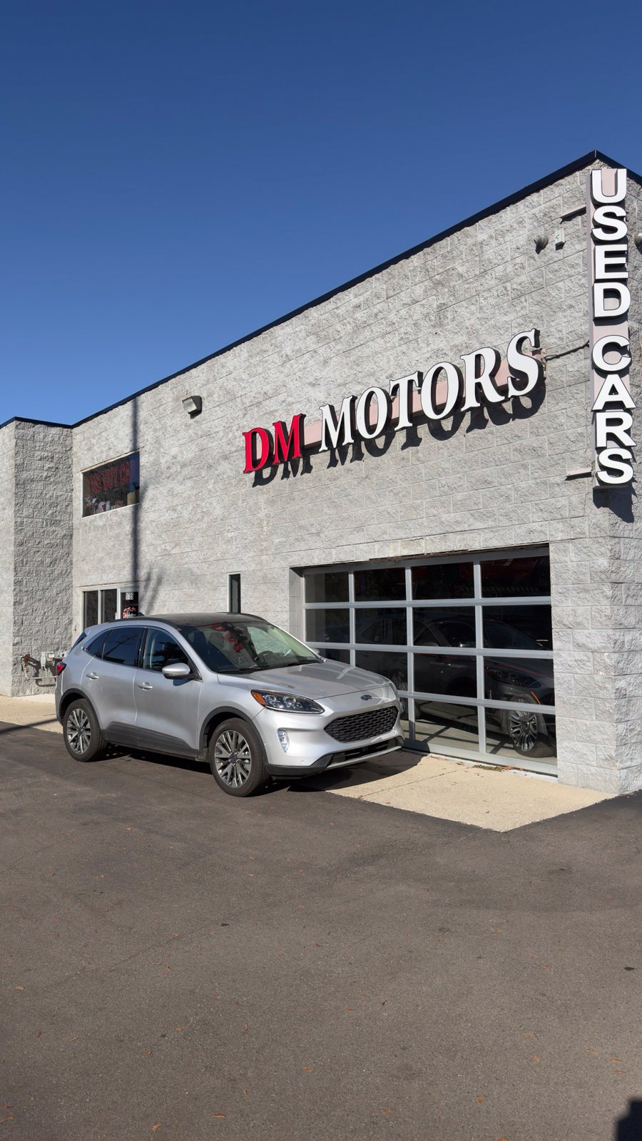 Used 2020 Ford Escape Titanium w/ Titanium Premium Package 2.0 AWD/4WD image 16