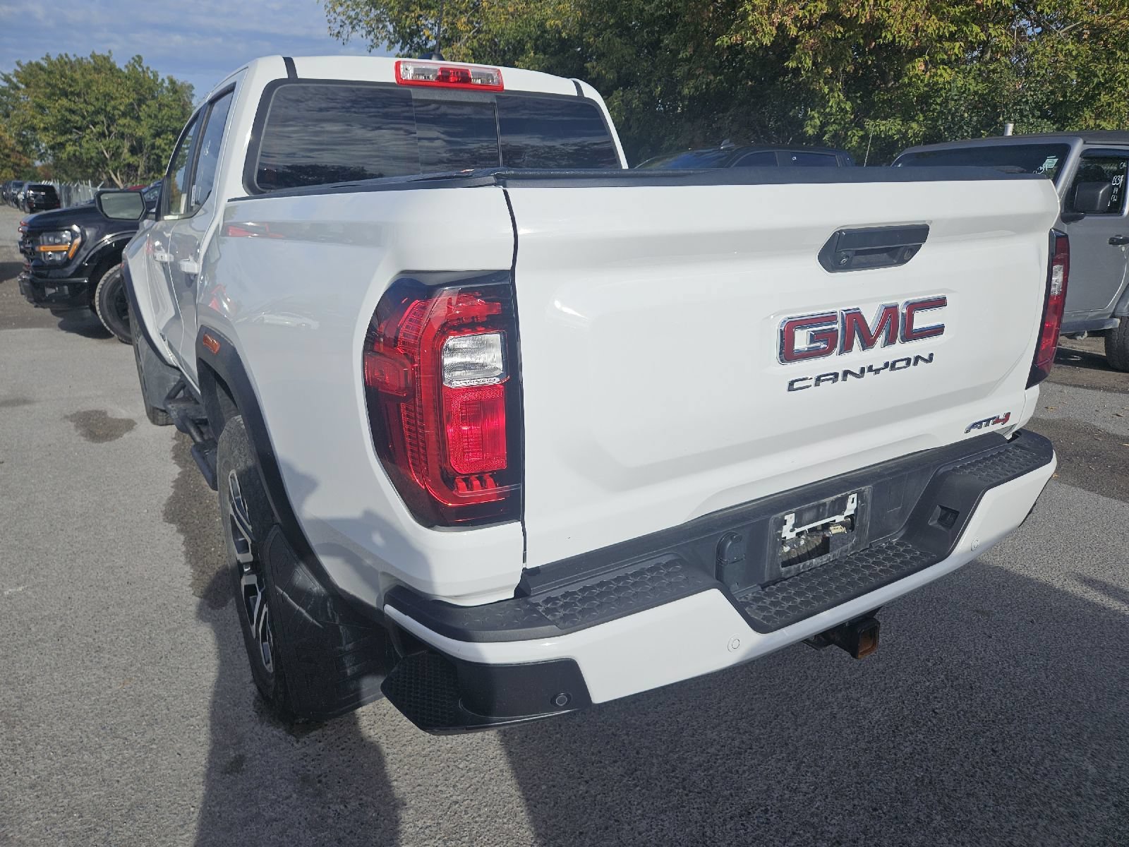 Used 2024 GMC Canyon AT4 w/ Technology Package AWD/4WD image 6