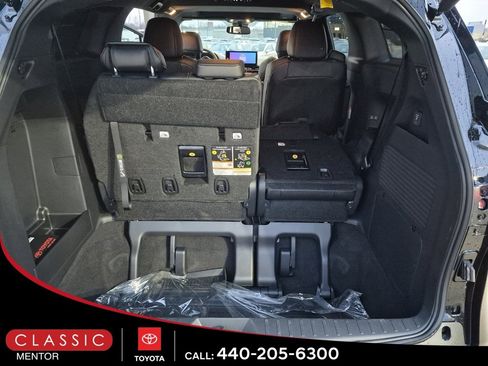 New 2026 Toyota Sienna XLE Woodland Edition image 13