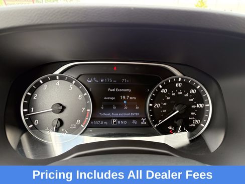 Used 2025 Nissan Frontier SV AWD/4WD image 14
