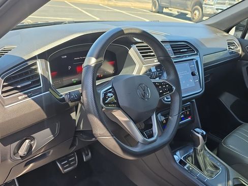 Used 2023 Volkswagen Tiguan SE R-Line image 10