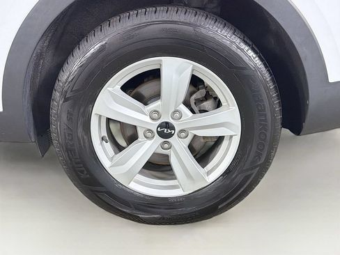 Used 2023 Kia Sorento LX FWD image 31