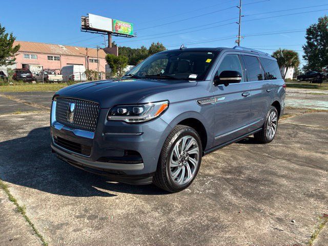 Used 2023 Lincoln Navigator Reserve AWD/4WD image 7