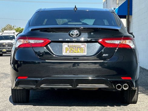 Used 2019 Toyota Camry SE FWD image 5