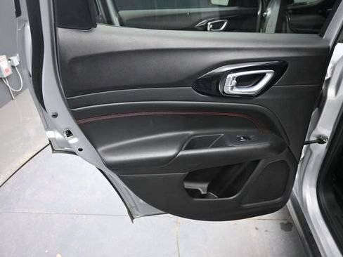 Used 2025 Jeep Compass Trailhawk AWD/4WD image 14