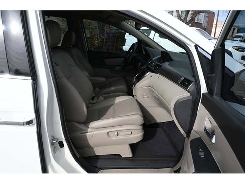Used 2016 Honda Odyssey Touring Elite image 15