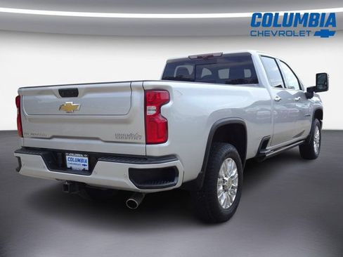 Used 2022 Chevrolet Silverado 2500 High Country w/ Z71 Off-Road Package AWD/4WD image 3