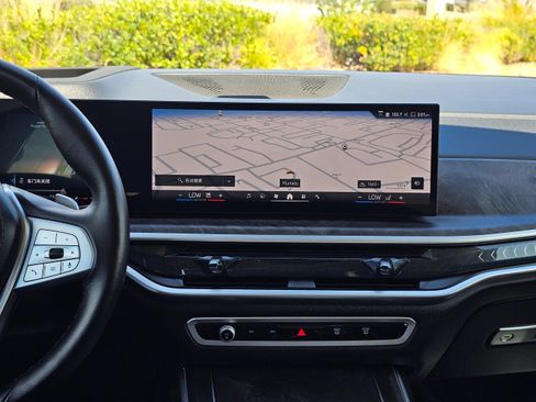 Used 2025 BMW X7 xDrive40i w/ Premium Package AWD/4WD image 35