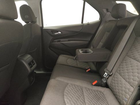 Used 2021 Chevrolet Equinox LT w/ Driver Convenience Package image 18