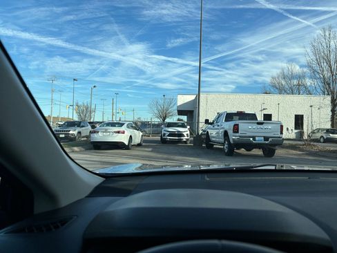 Used 2025 Toyota Corolla Cross LE image 34