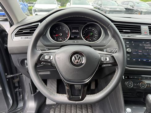 Used 2021 Volkswagen Tiguan SE FWD image 22