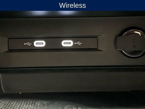 Used 2023 Volkswagen Taos SE w/ Panoramic Sunroof Package image 13