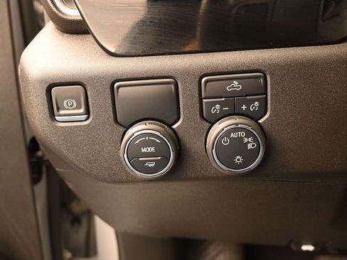 Used 2024 Chevrolet Silverado 1500 LT RWD image 31