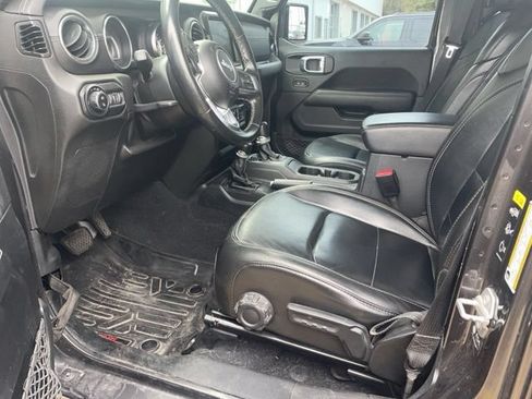 Used 2021 Jeep Gladiator Overland w/ Popular Equipment Package AWD/4WD image 3