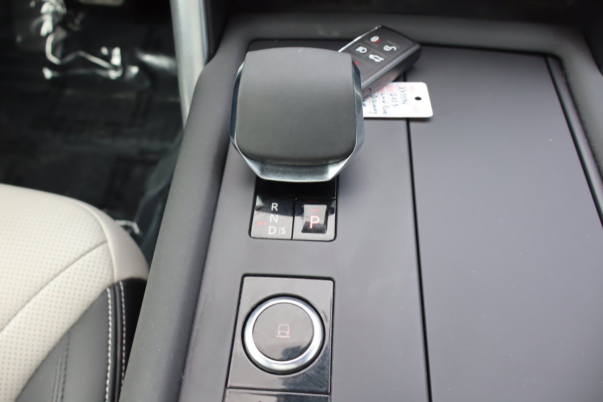 Used 2023 Land Rover Discovery S R-Dynamic AWD/4WD image 15
