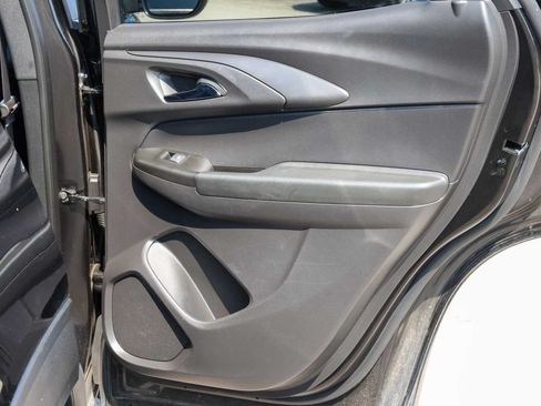 Used 2025 Chevrolet TrailBlazer LT AWD/4WD image 16