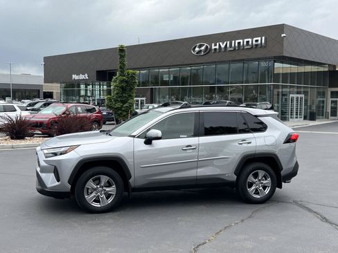Used 2024 Toyota RAV4 XLE AWD/4WD image 1