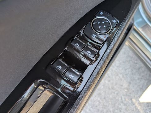 Used 2015 Ford Fusion SE w/ Equipment Group 201A FWD image 13