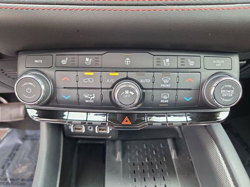 Used 2025 Dodge Durango R/T AWD/4WD image 32