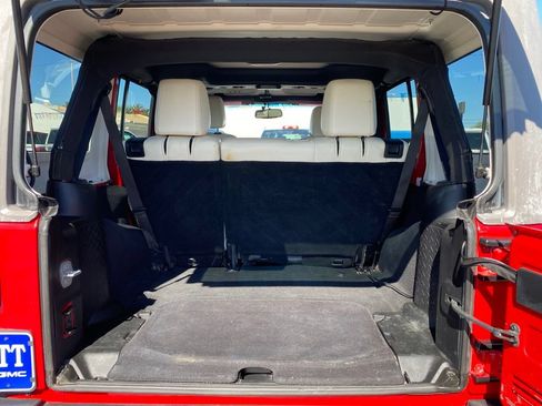 Used 2014 Jeep Wrangler Unlimited Sport w/ Quick Order Package 24S AWD/4WD image 13