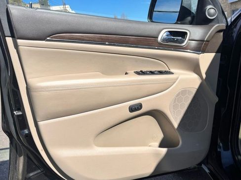 Used 2014 Jeep Grand Cherokee Overland image 9