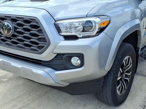 Used 2022 Toyota Tacoma TRD Sport w/ Technology Package image 7