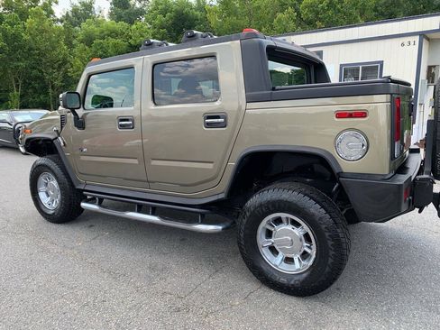 Used 2005 HUMMER H2 SUT w/ Preferred Equipment Group AWD/4WD image 6