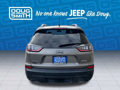 Certified 2019 Jeep Cherokee Latitude Plus w/ Comfort/Convenience Group image 5