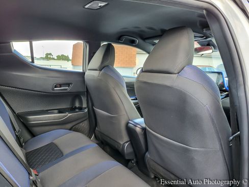 Used 2021 Toyota C-HR XLE image 27