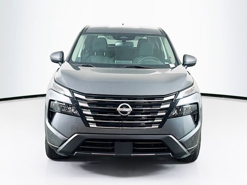 Used 2024 Nissan Rogue SV AWD/4WD image 2
