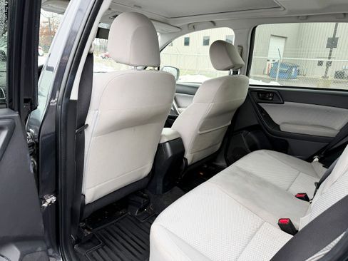Used 2017 Subaru Forester 2.5i Premium w/ All-Weather Package image 19