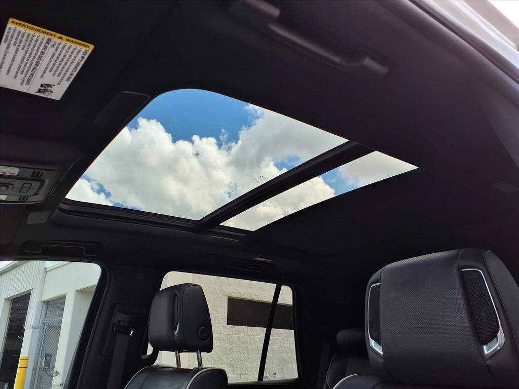 Used 2022 Cadillac Escalade Premium Luxury RWD image 24